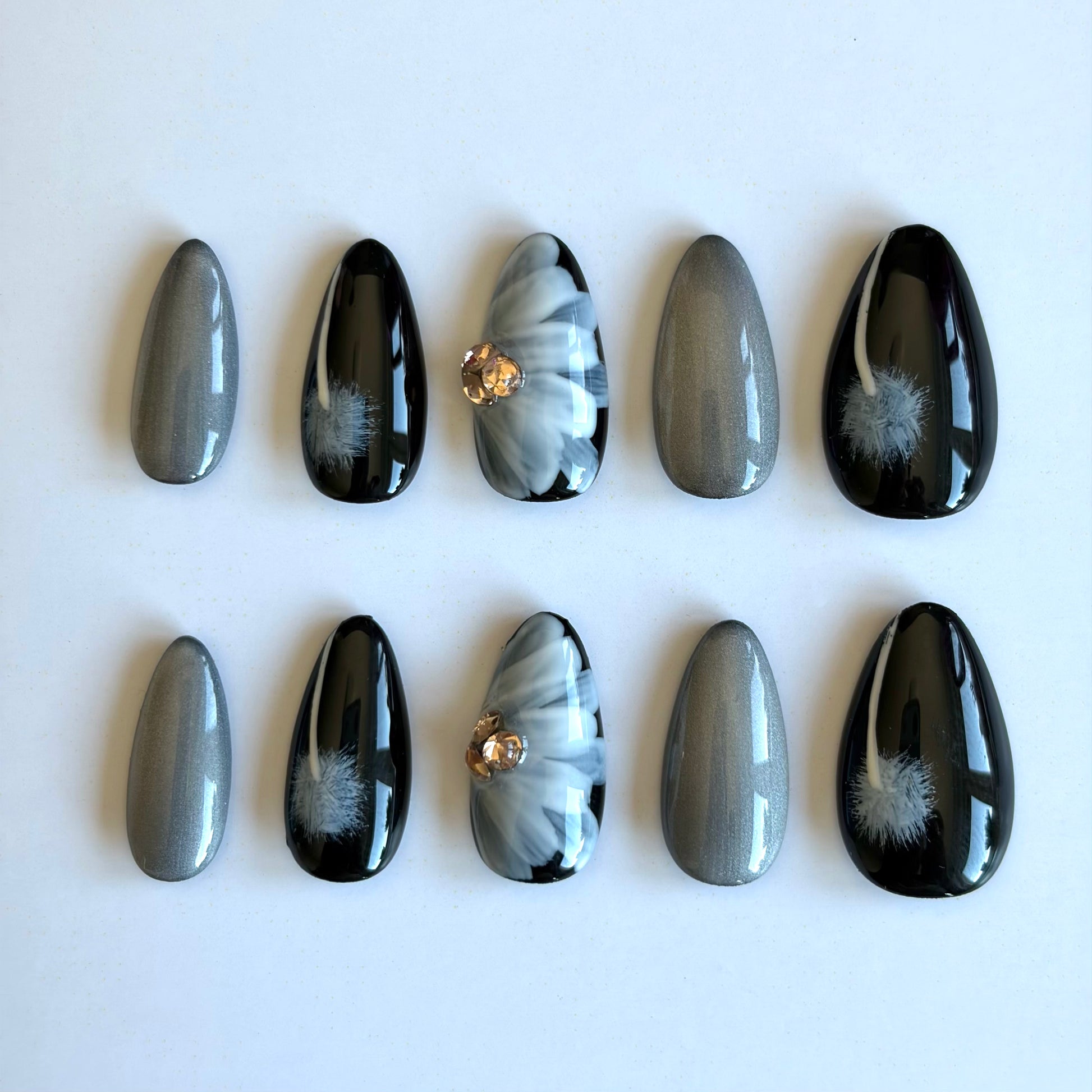 NailZagreb Smoky Silver Marble Press On Nails with Black Glossy Cat Eye Design