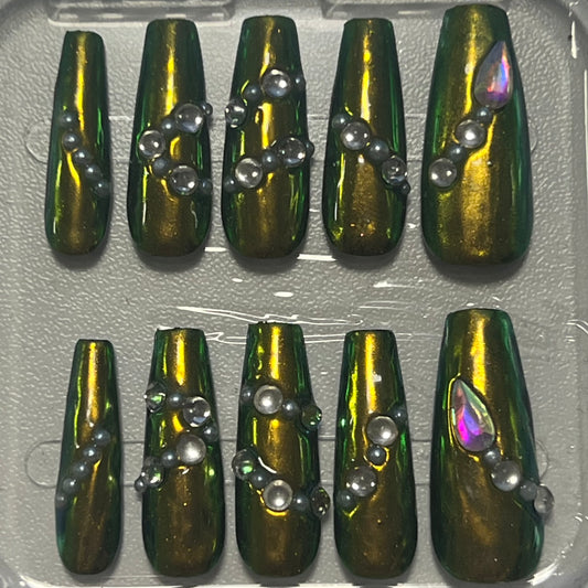 NailZagreb Emerald Snake Eye Chrome Press On Nails with Pearl Gem Design